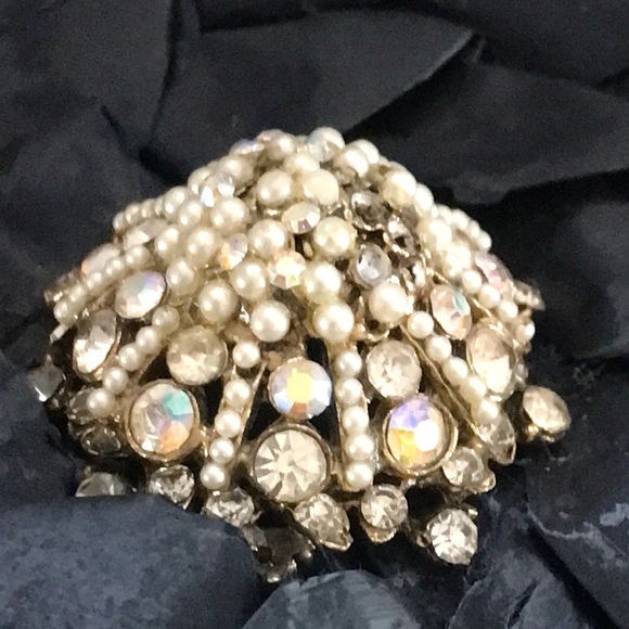 Vintage shiny black pillbox hat - Picture 3 of 12